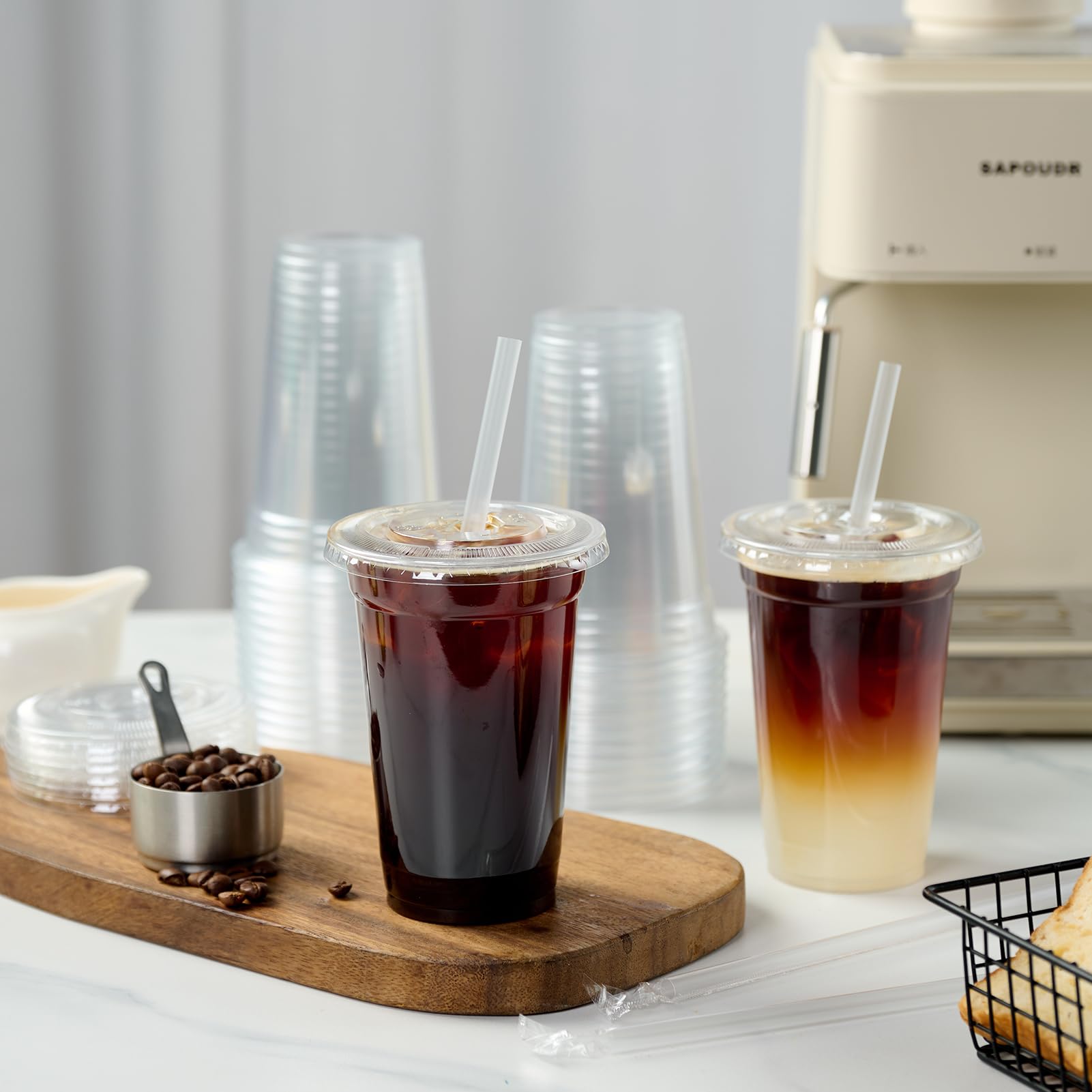 Crystal-clear Turbo Bee PET cups showcase beverages beautifully.