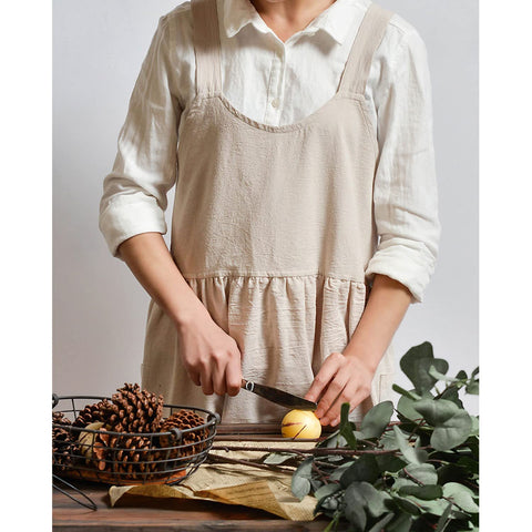 Uaussi kitchen garden apron ideal for baking and gardening tasks.