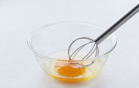UchiCook Measuring Handy Whisk scoop release for measured miso into pan