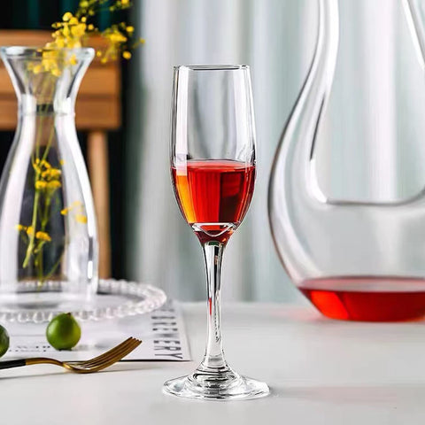 Ufrount gift-ready champagne glasses, perfect for housewarmings and anniversaries.