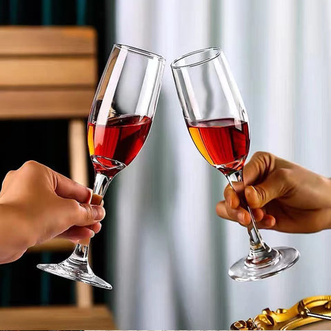 Ufrount long-stem champagne glasses for a cool, comfortable sip.