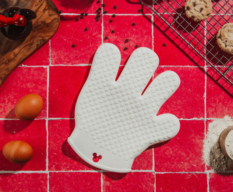 Ukonic Mickey Mouse oven mitt hand-wash care to maintain silicone quality