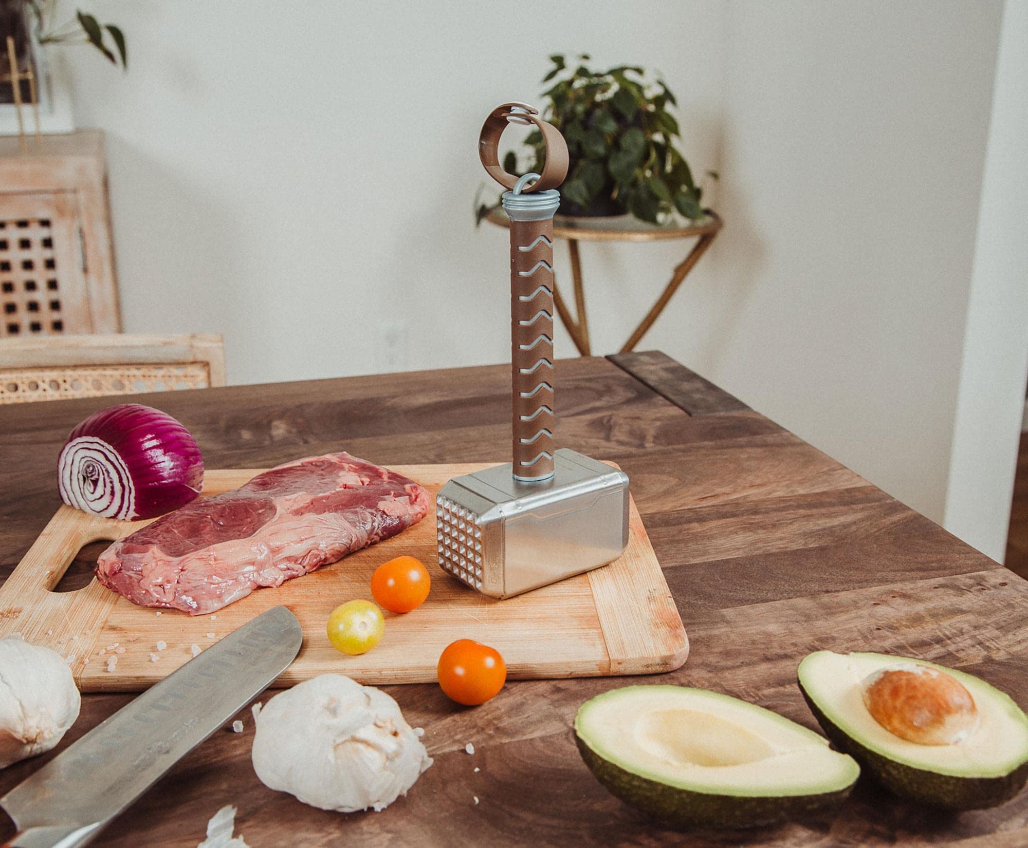 Ukonic Thor Mjolnir pyramid teeth closeup showing tenderizing action on meats.