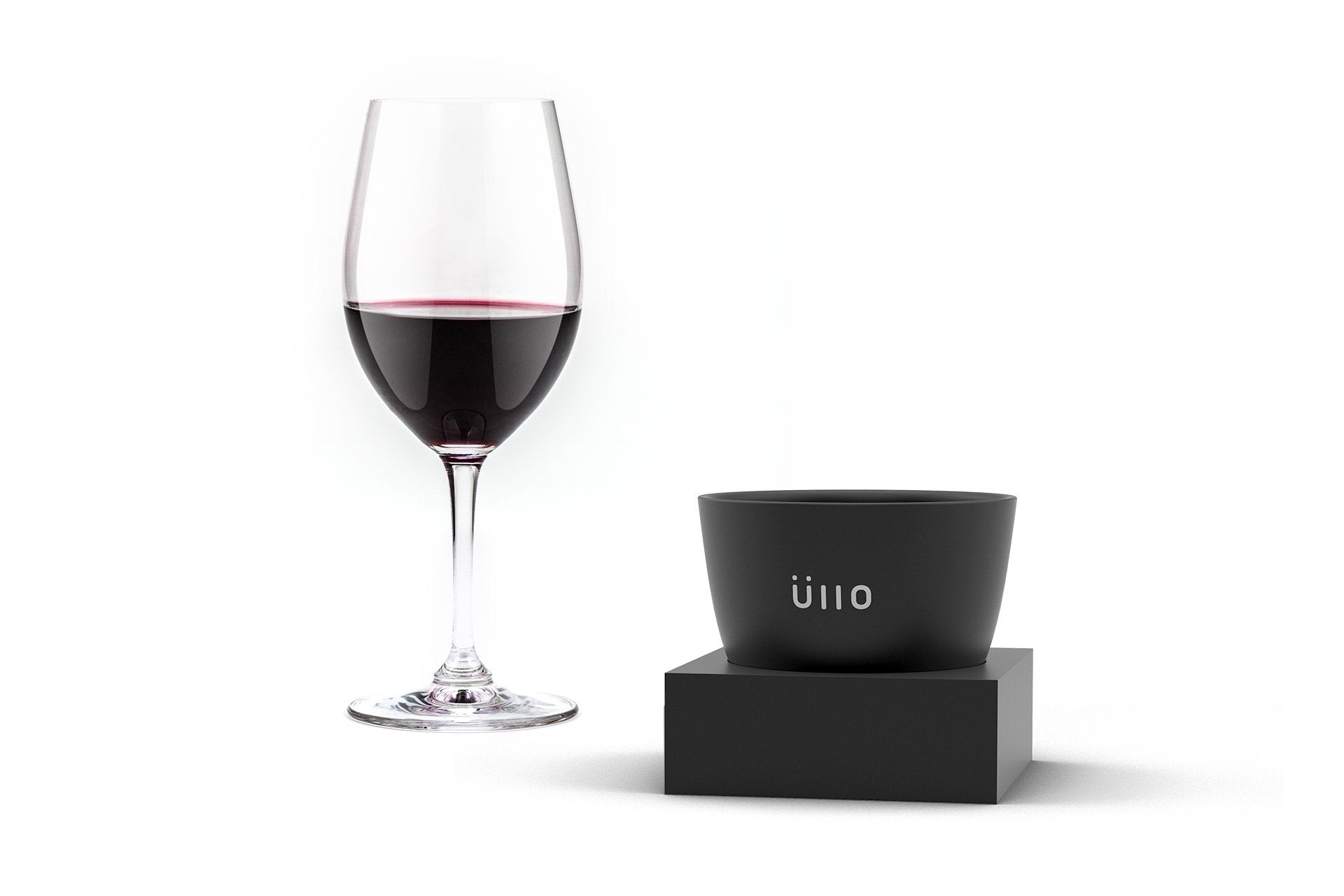 Ullo aerator on/off switch controls oxygen for wine.
