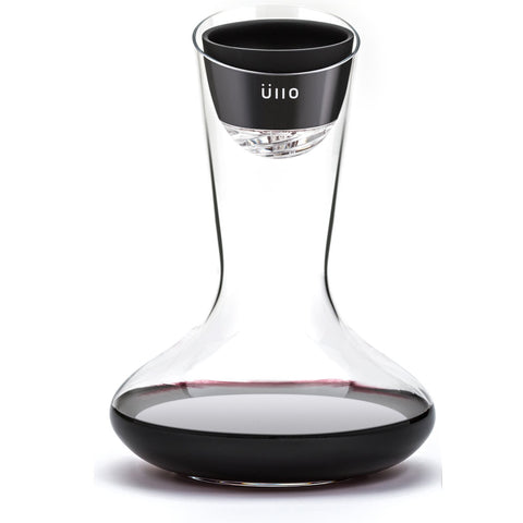 Üllo wine purifier with hand-blown decanter enhances aroma while preserving natural wine flavors.