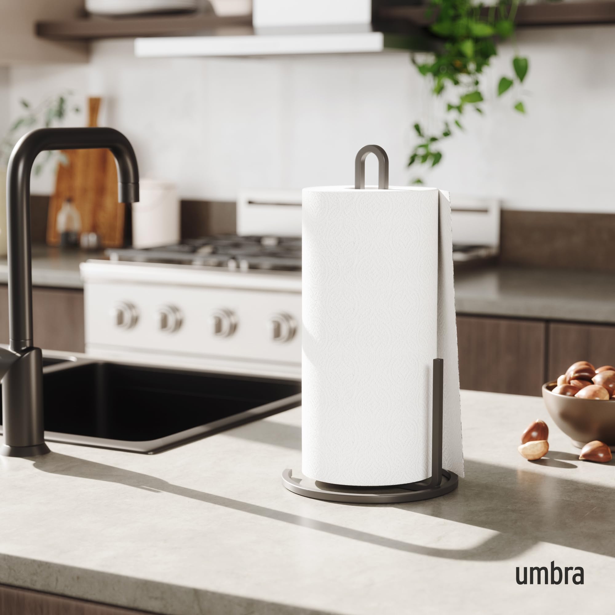 Umbra Squire tear bar enables easy, precise towel tearing.
