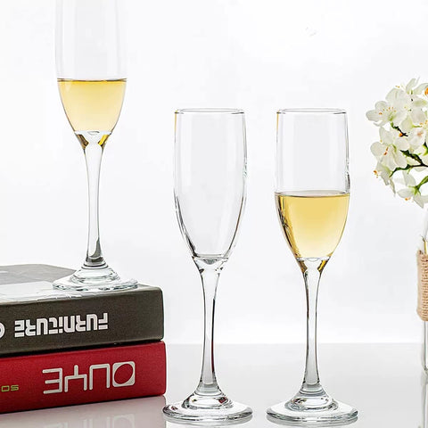 UMEIED heavy-base glass ensures stable placement on tabletops during celebrations.
