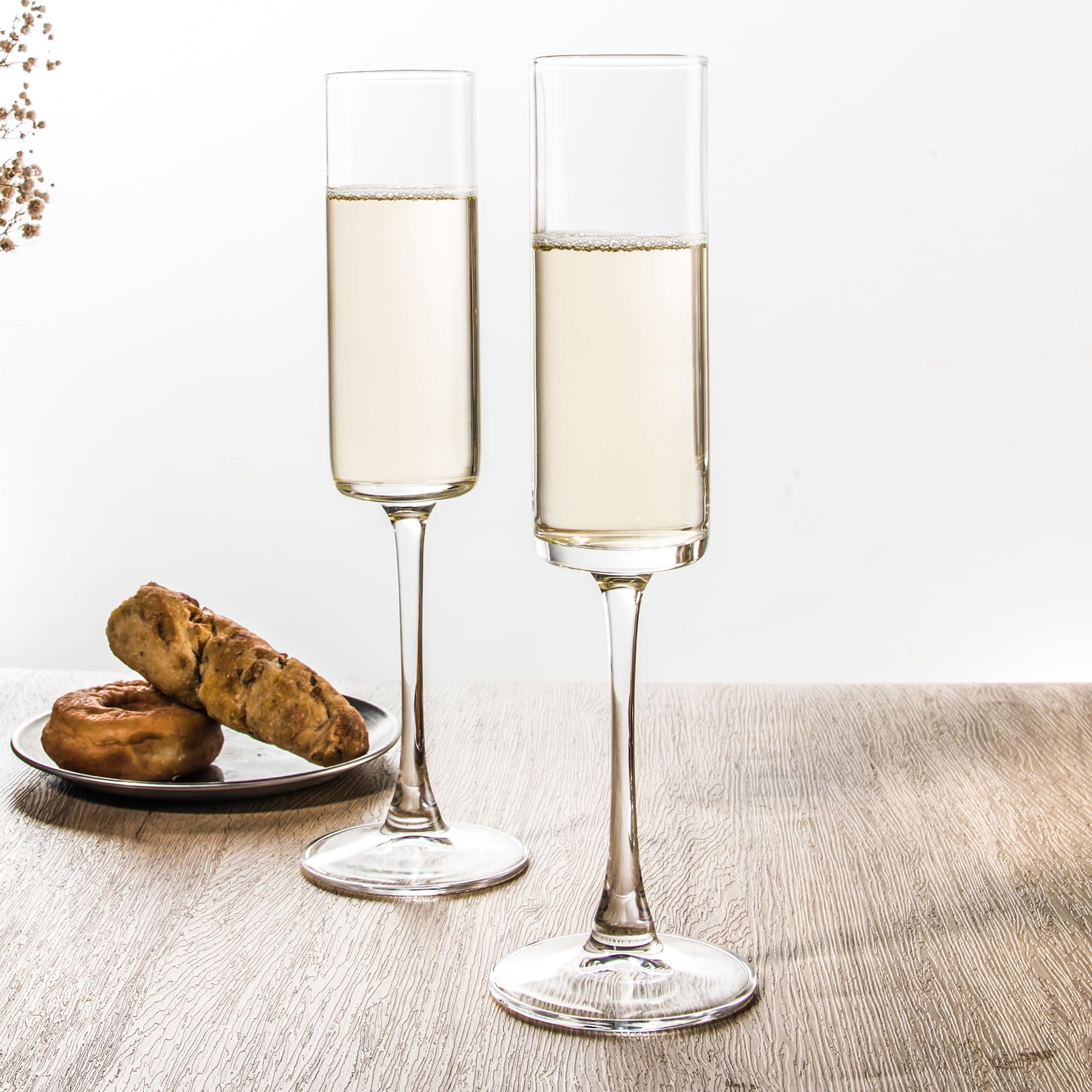 UMEIED Edge flutes make a thoughtful gift for wine lovers