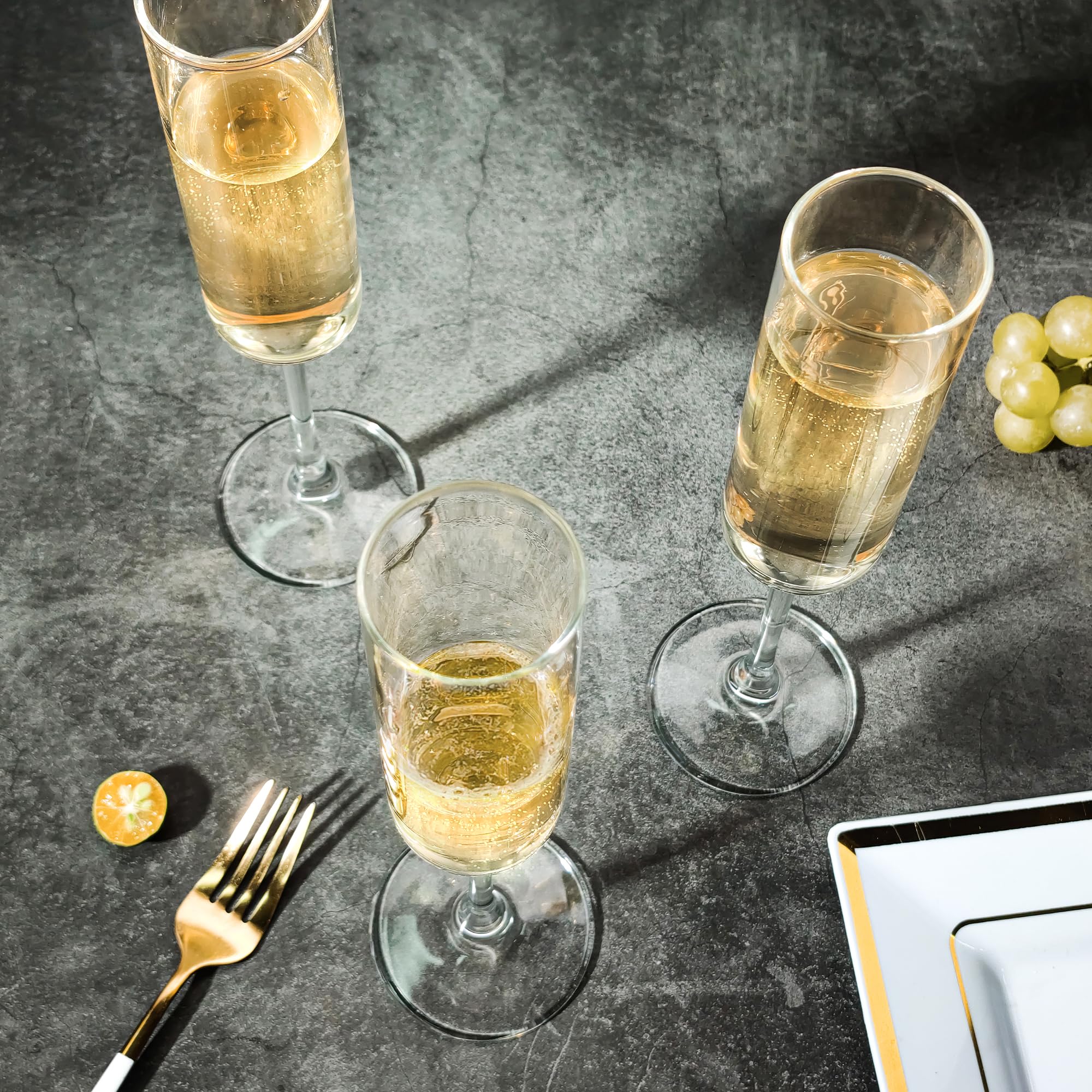 UMEIED crystal-clear flutes, perfect for weddings and anniversaries.