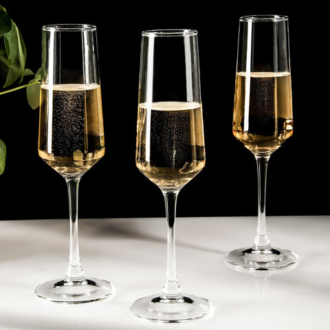 UMEIED elegant stemmed champagne glass for upscale home bars.