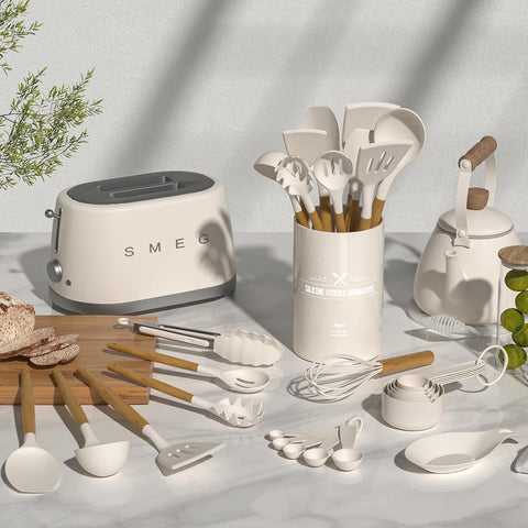 Umite Chef silicone heads close-up highlighting heat resistance and non-stick surfaces.