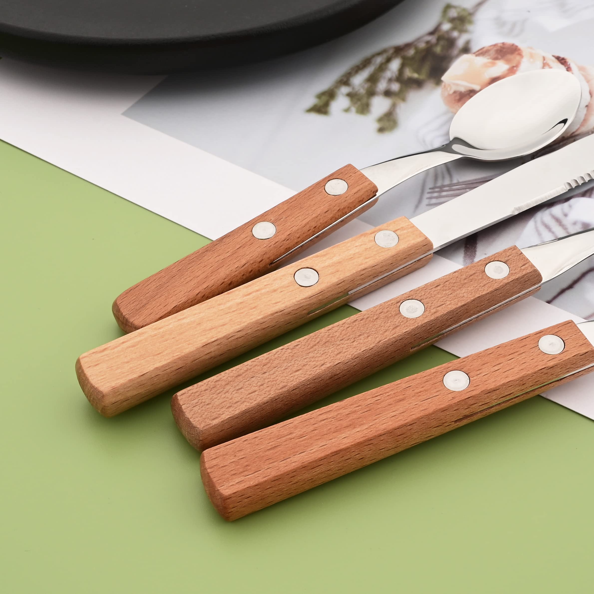Uniturcky dinner forks ideal for salads and pasta, enhancing everyday meals.