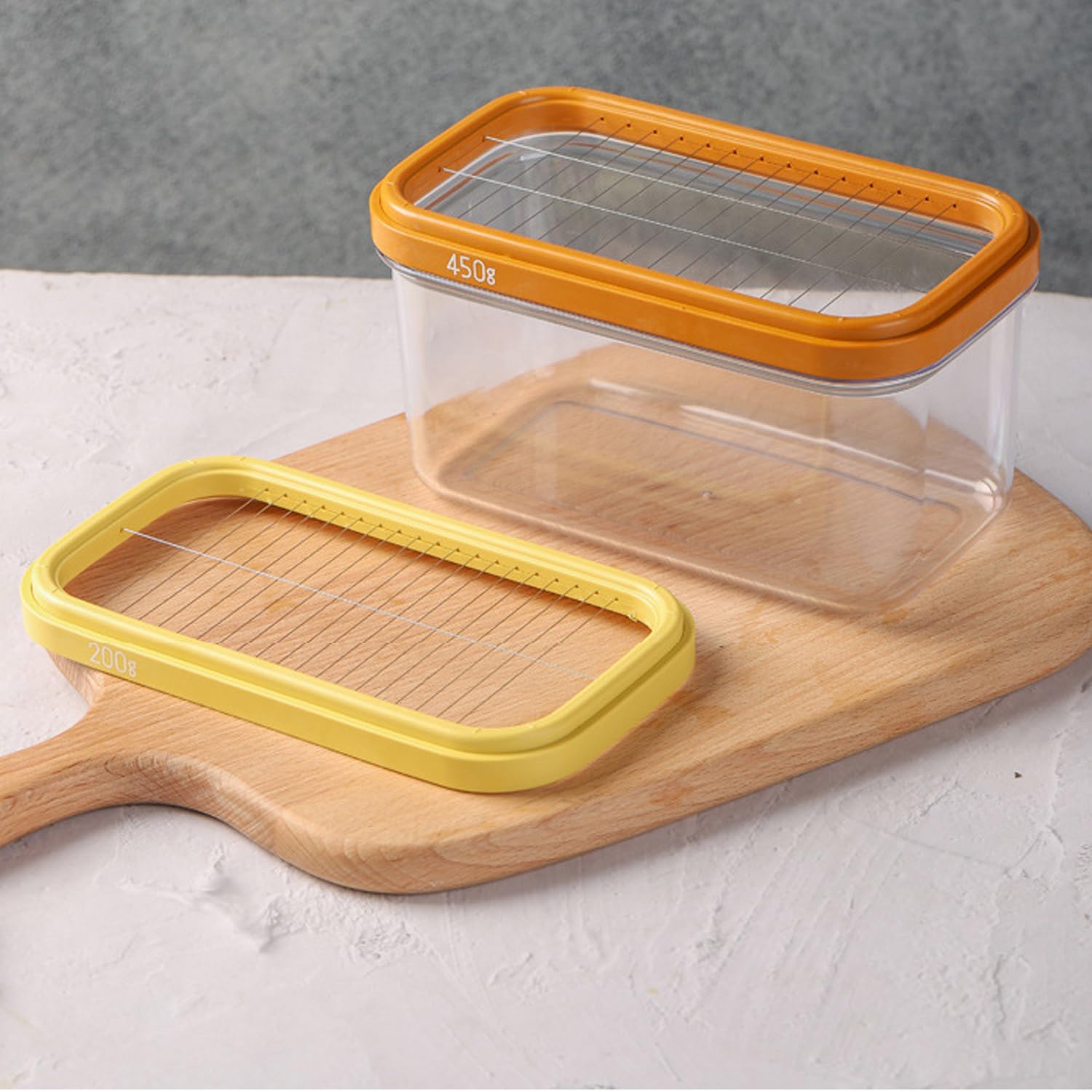 UNIVIVO picnic-ready butter dish protects butter from crumbs outdoors.
