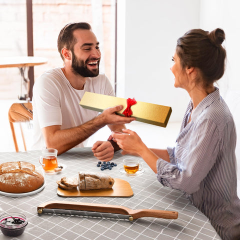 Uprichya bread knife cuts crusty loaves for even slices