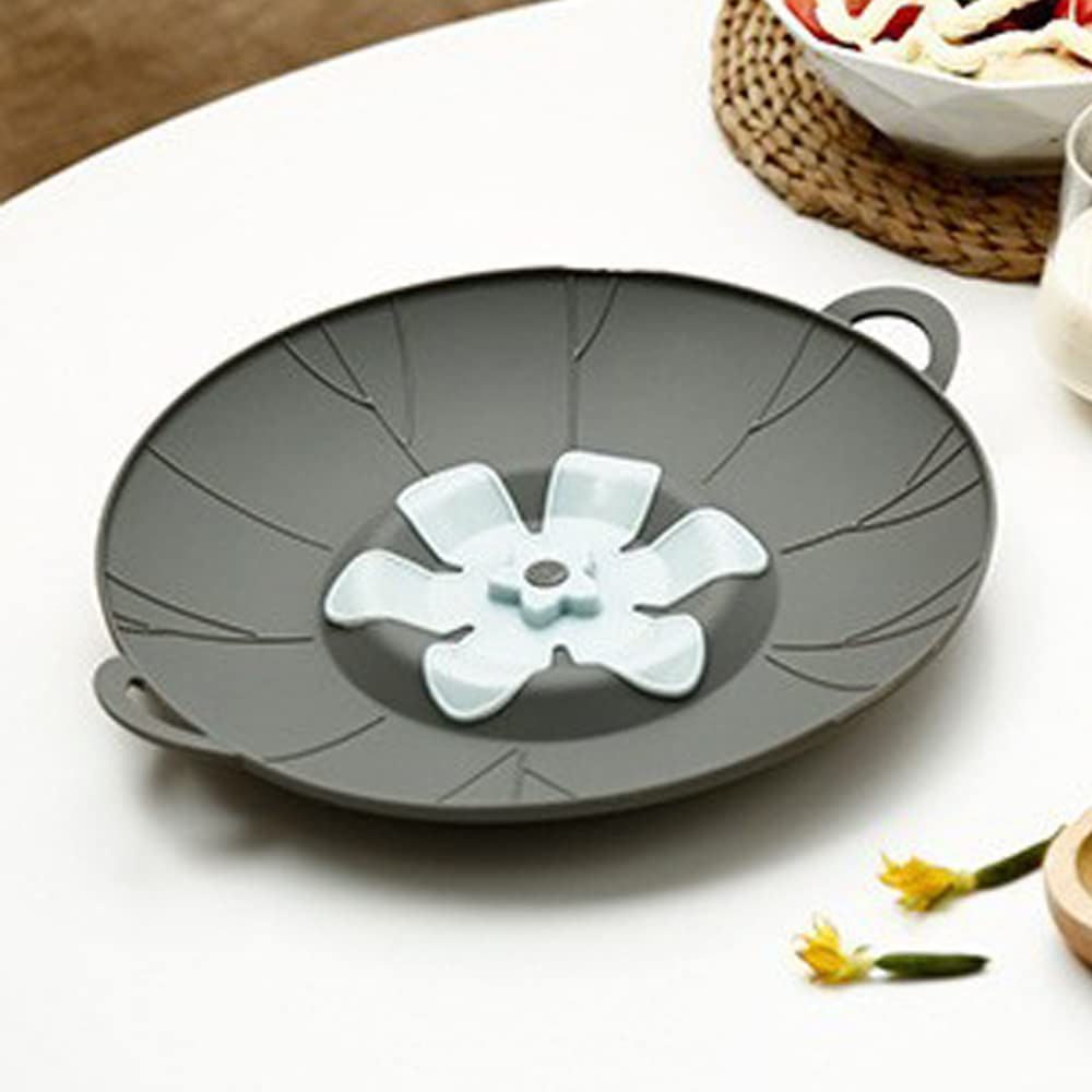 URMONA silicone lids keep leftovers fresh in the fridge and ready to reheat.