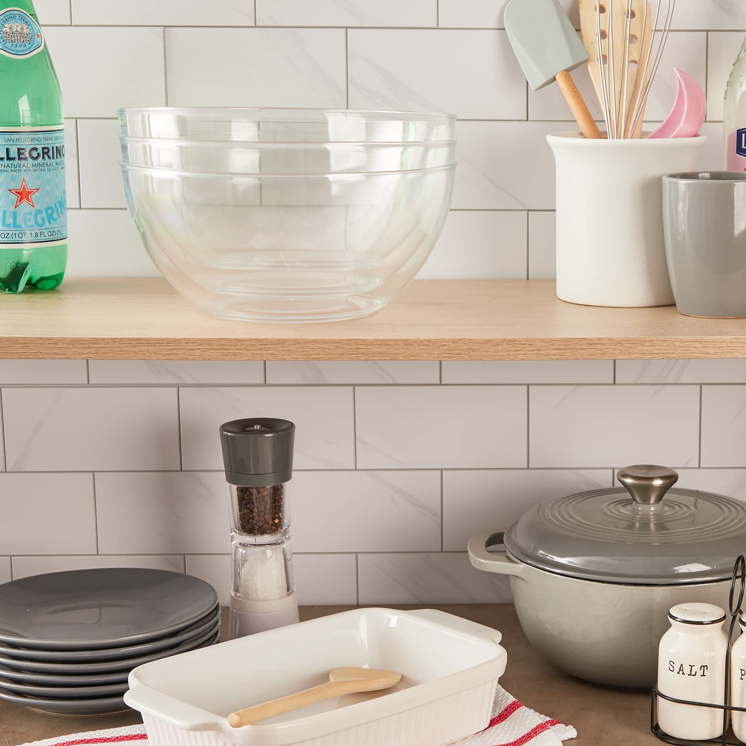 Close-up of clear walls on US Acrylic Vista Clear bowl, durable plastic.