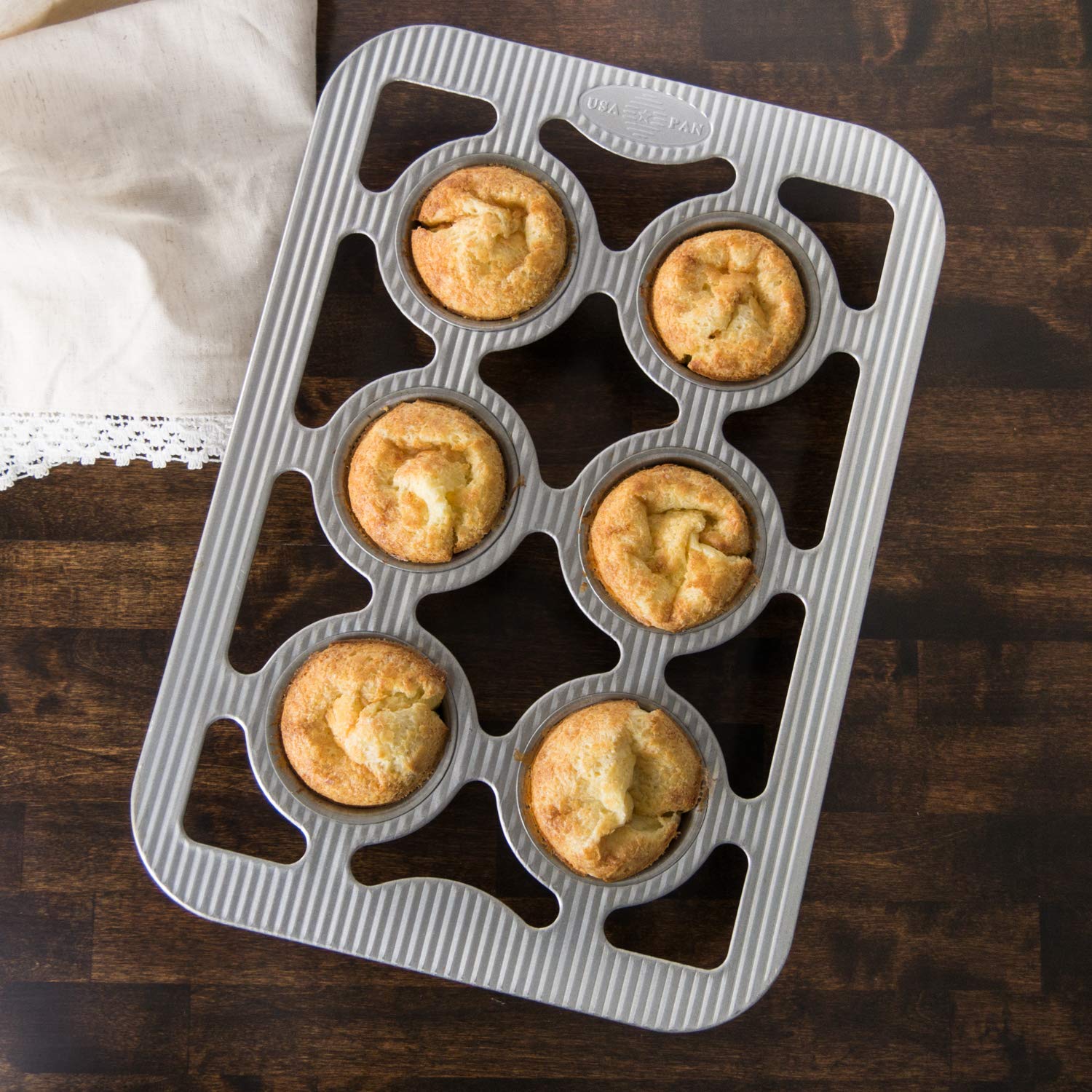 USA Pan 6-Well Popover Pan deep wells promote even rising in the oven