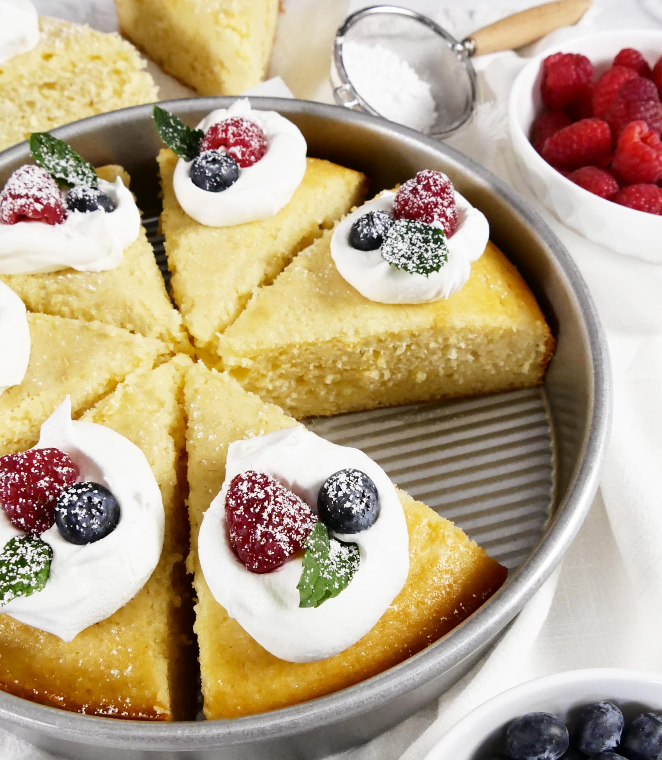 USA Pan Americoat nonstick coating provides easy cake release and minimal cleanup.