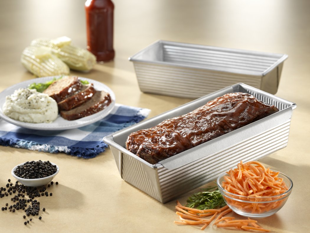 USA Pan corrugated surface enhances air flow for even baking.
