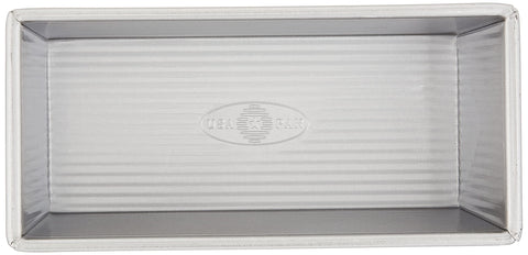 USA Pan Pullman fluted surface promotes air circulation and sturdy form