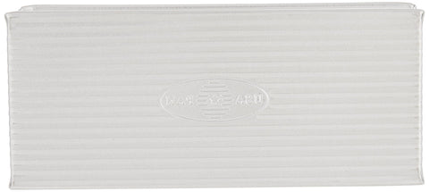 USA Pan Pullman steel wire rim adds strength and resists warp during baking