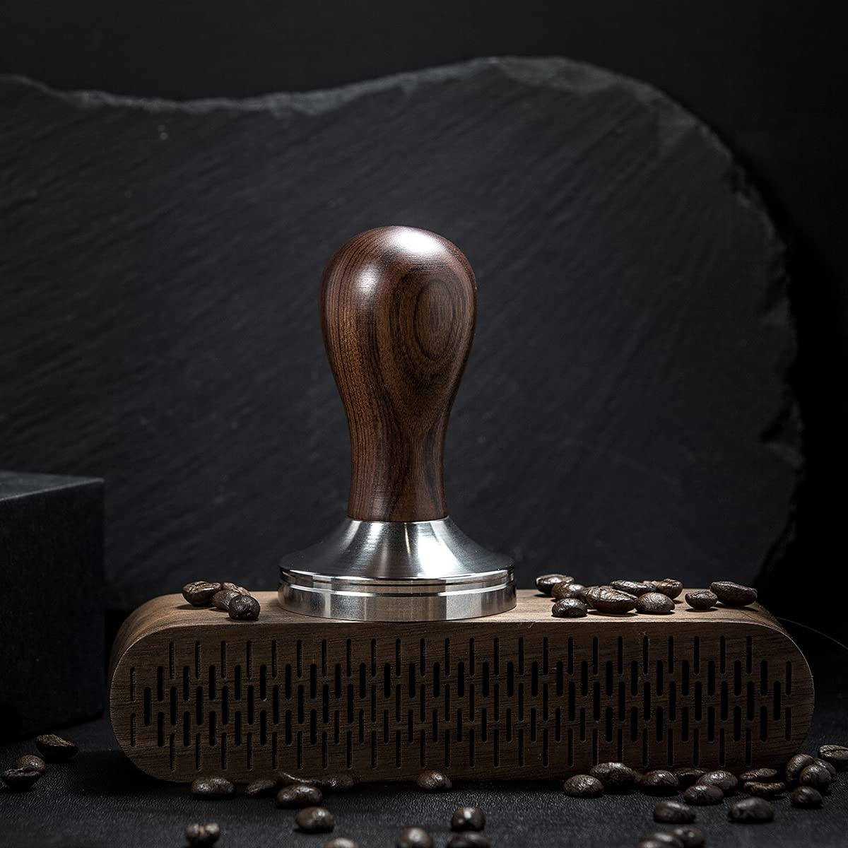 USEAMIE 58mm portafilter fit demonstrates compatibility for espresso setups.
