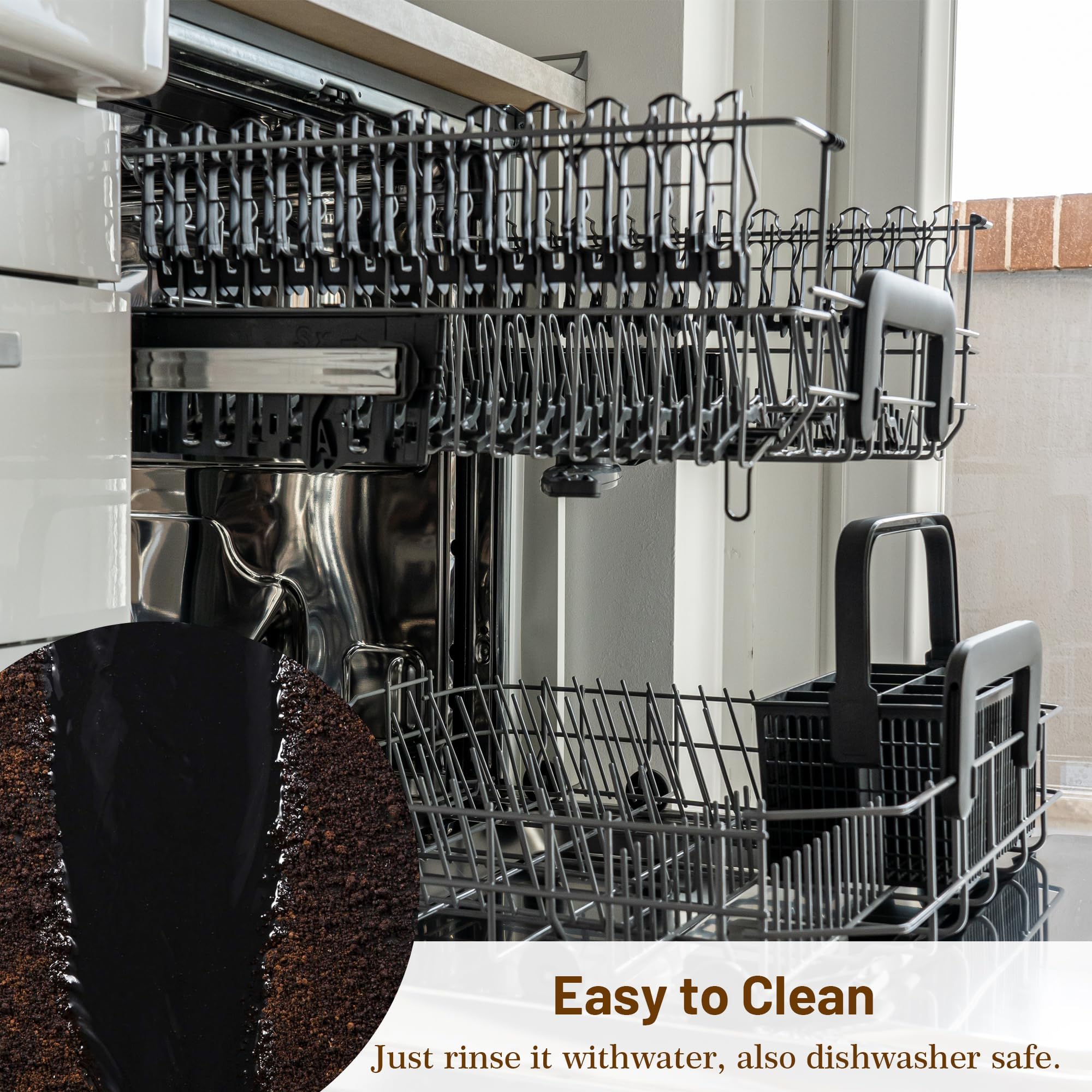 USEAMIE silicone mat easy-clean surface wipes down quickly after use.