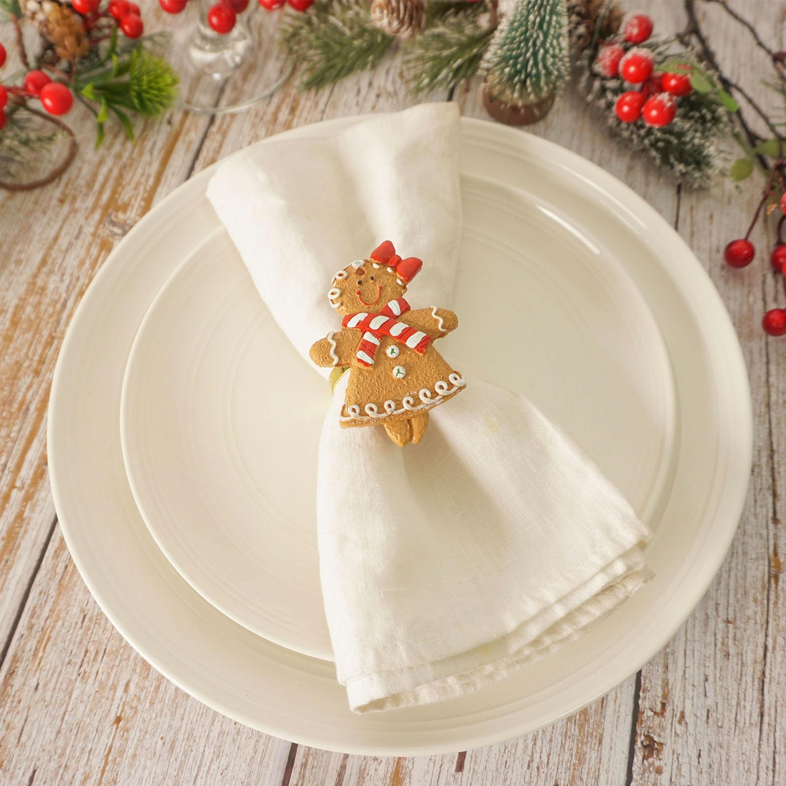 Utalek napkin ring packaging on display suggests gift-ready holiday decor