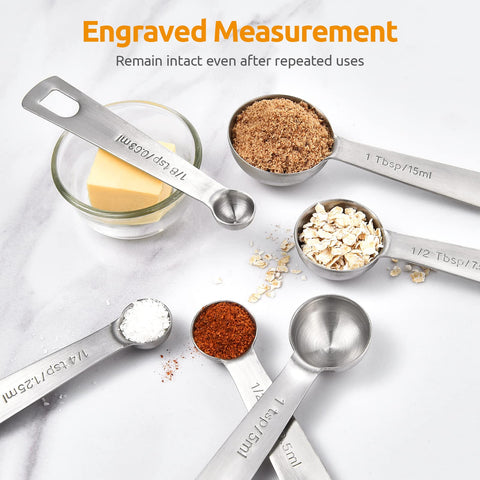 U-Taste measuring spoons feature thick handles for a comfortable grip during scooping.