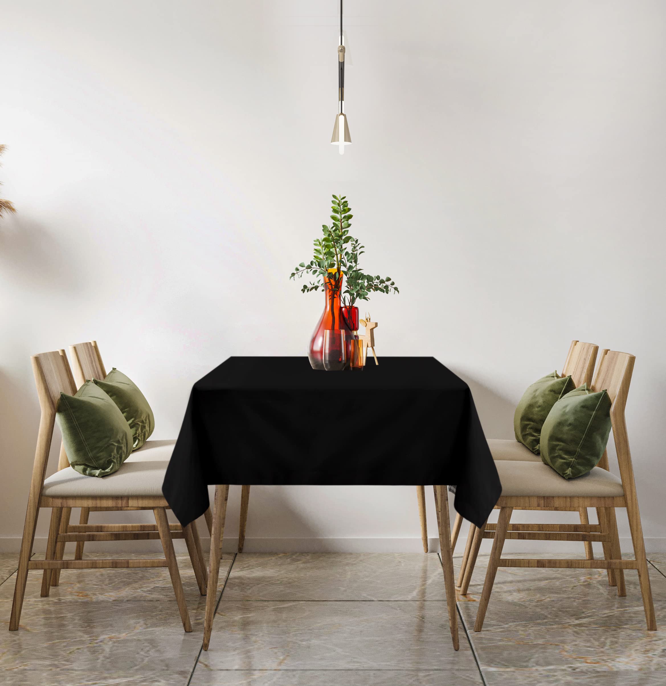 Utopia Kitchen table cloth at wedding reception with elegant decor