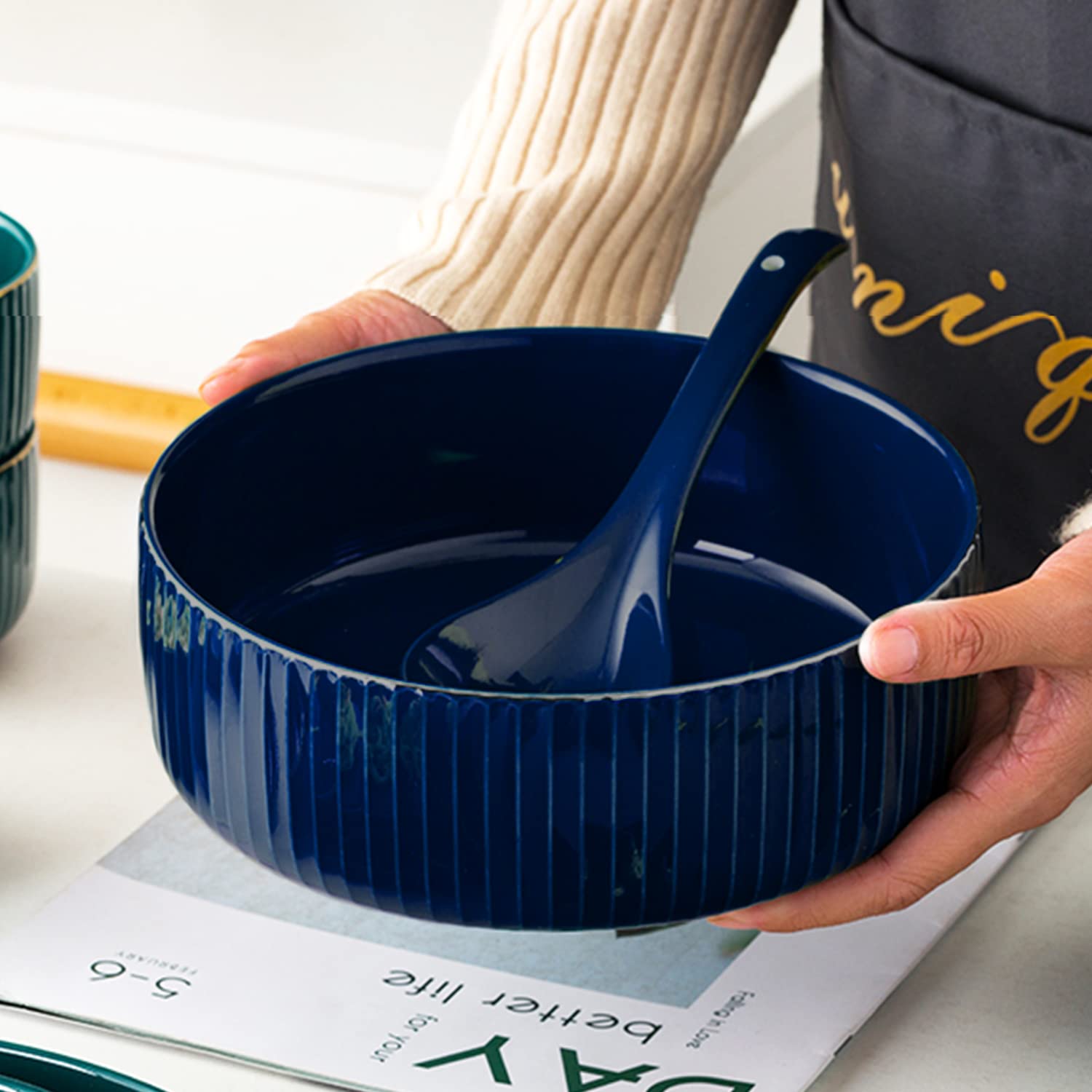 UUEMB vertical stripe design adds modern European flair to tables