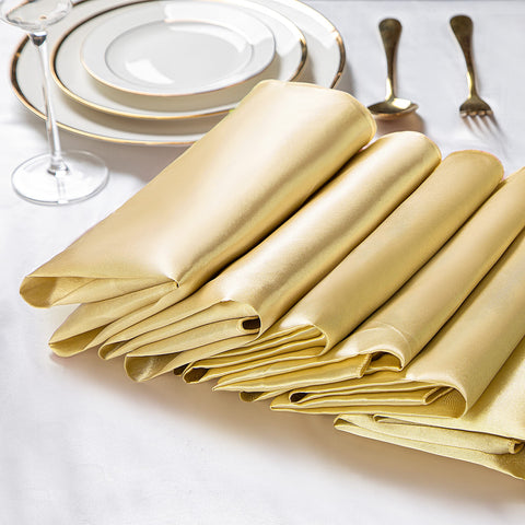 VACVELT pink satin napkins brighten tables for celebrations.