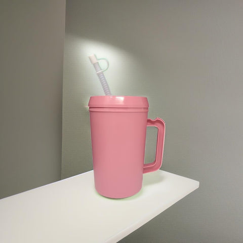 Vakly carafe features a large handle for a secure grip while pouring.