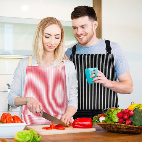 VALOME stylish apron adds practicality to everyday cooking.