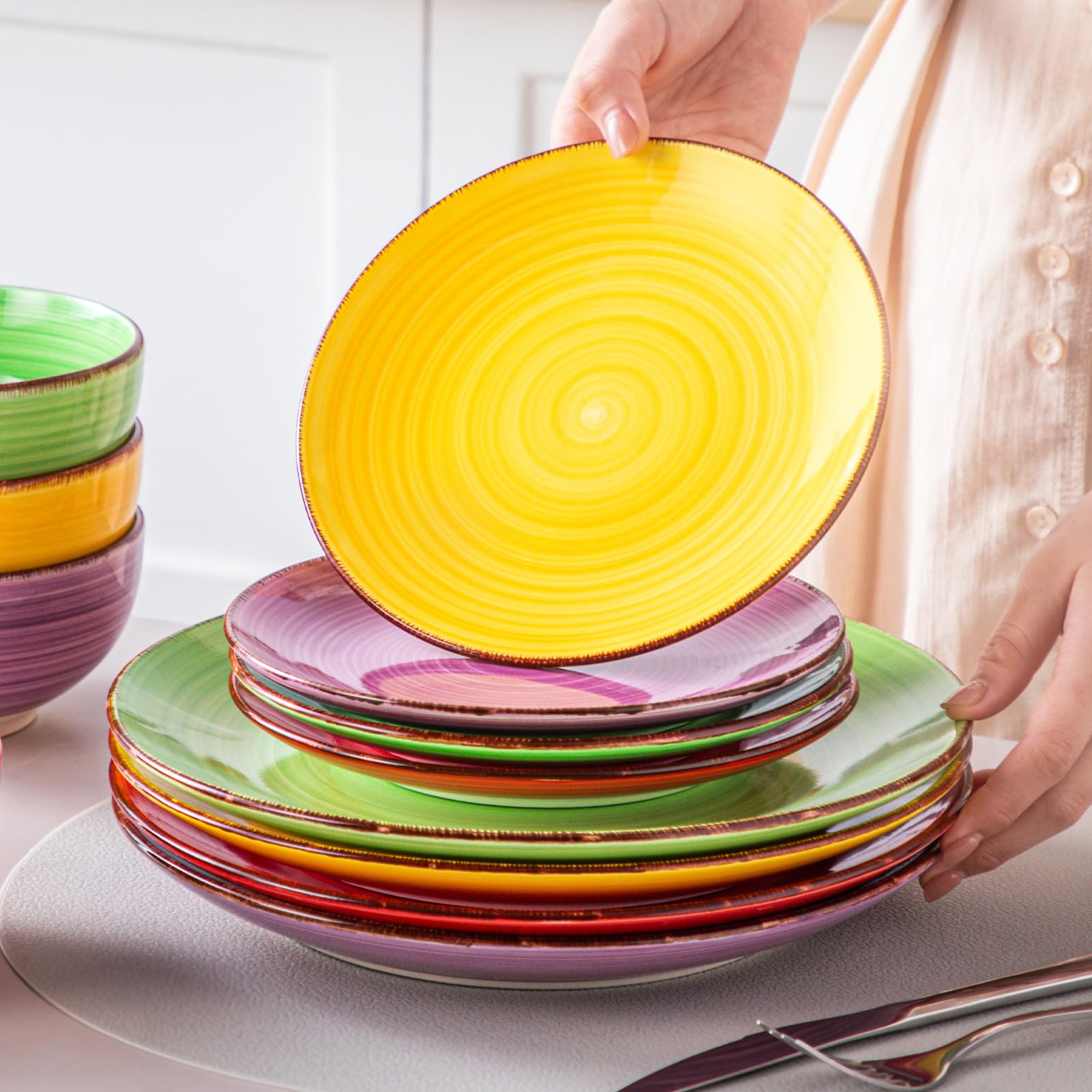 Vancasso Bonita colorful-salad-plate brings brightness to meals.