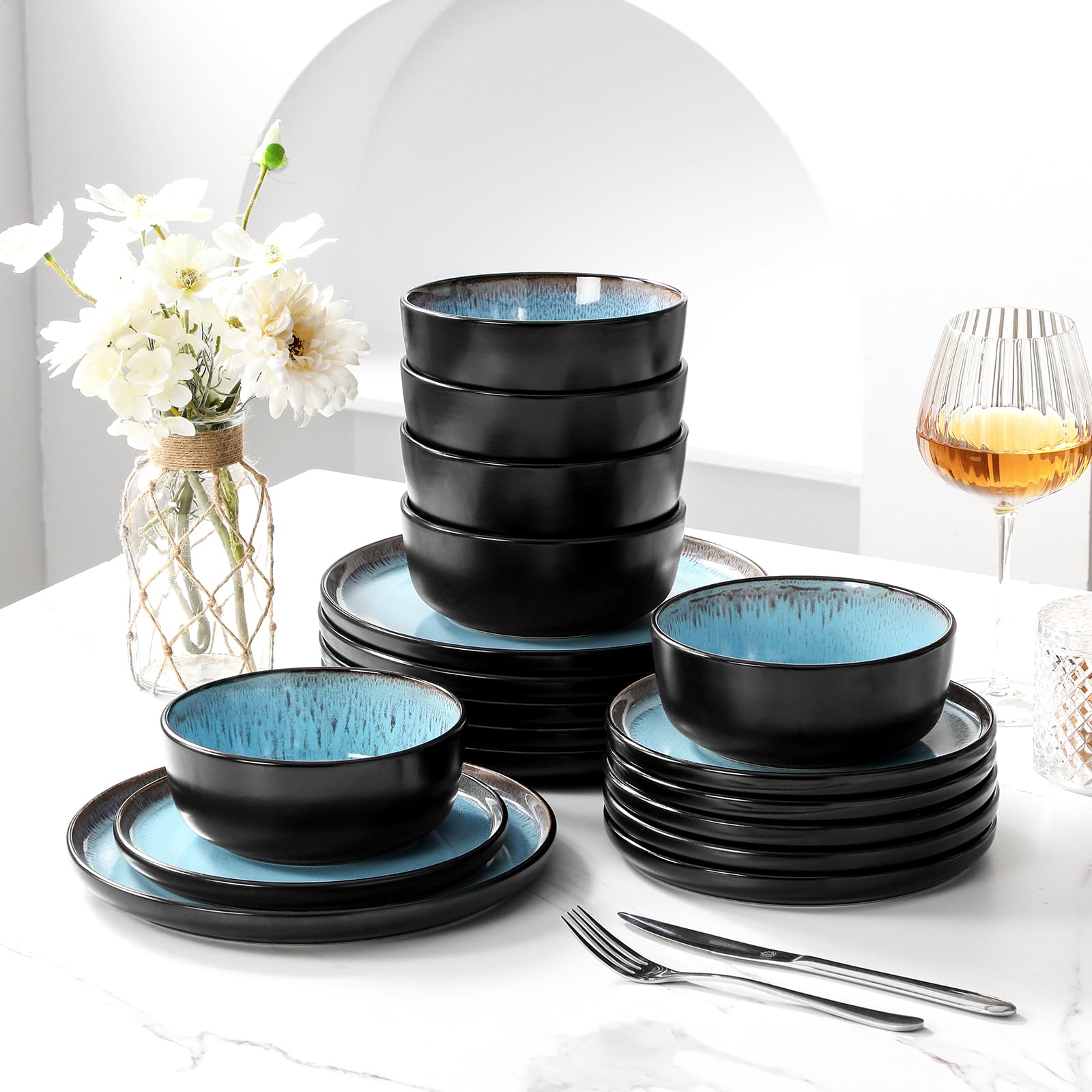 Vancasso durable glaze detail highlights long-lasting shine and character over time.