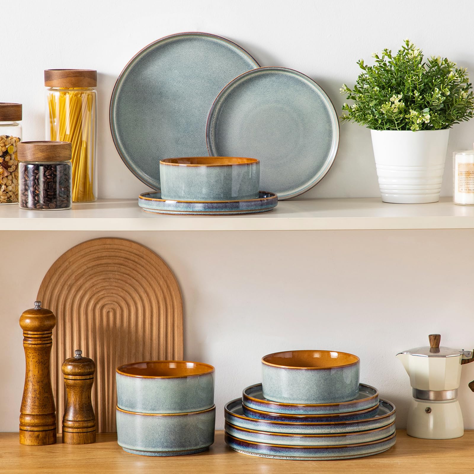 Vancasso ONION 4-piece set for four elevates casual dinners.