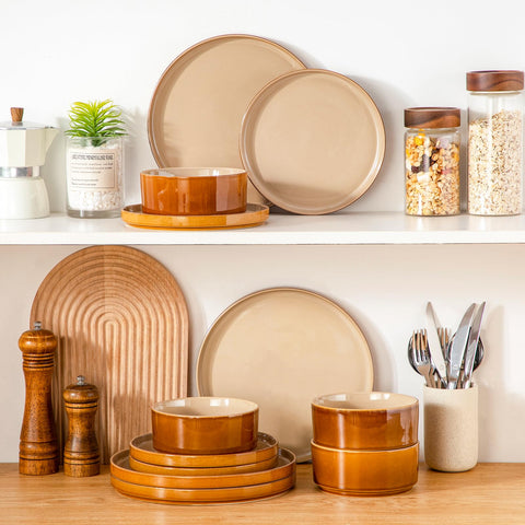 Vancasso Onion elegant raised rims help prevent spills.
