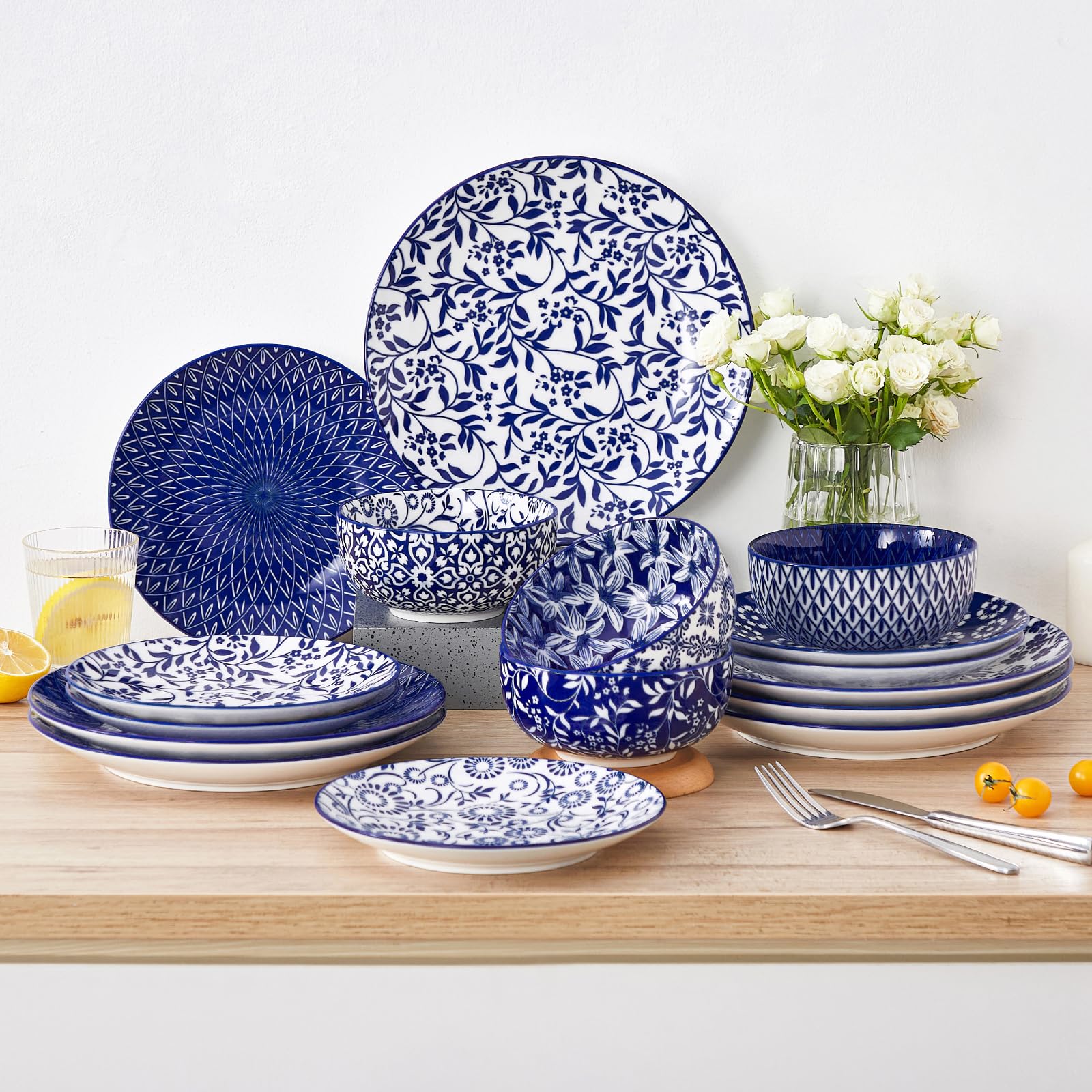 Vancasso Selene blue-and-white plates for home dining and entertaining