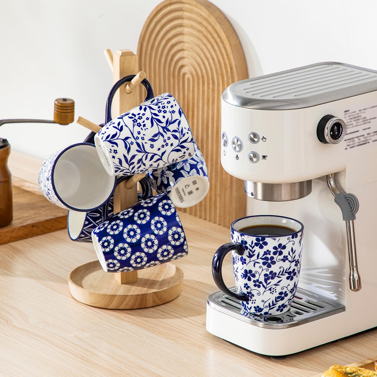 Vancasso Selene mug blue floral design ideal for tea or cocoa.