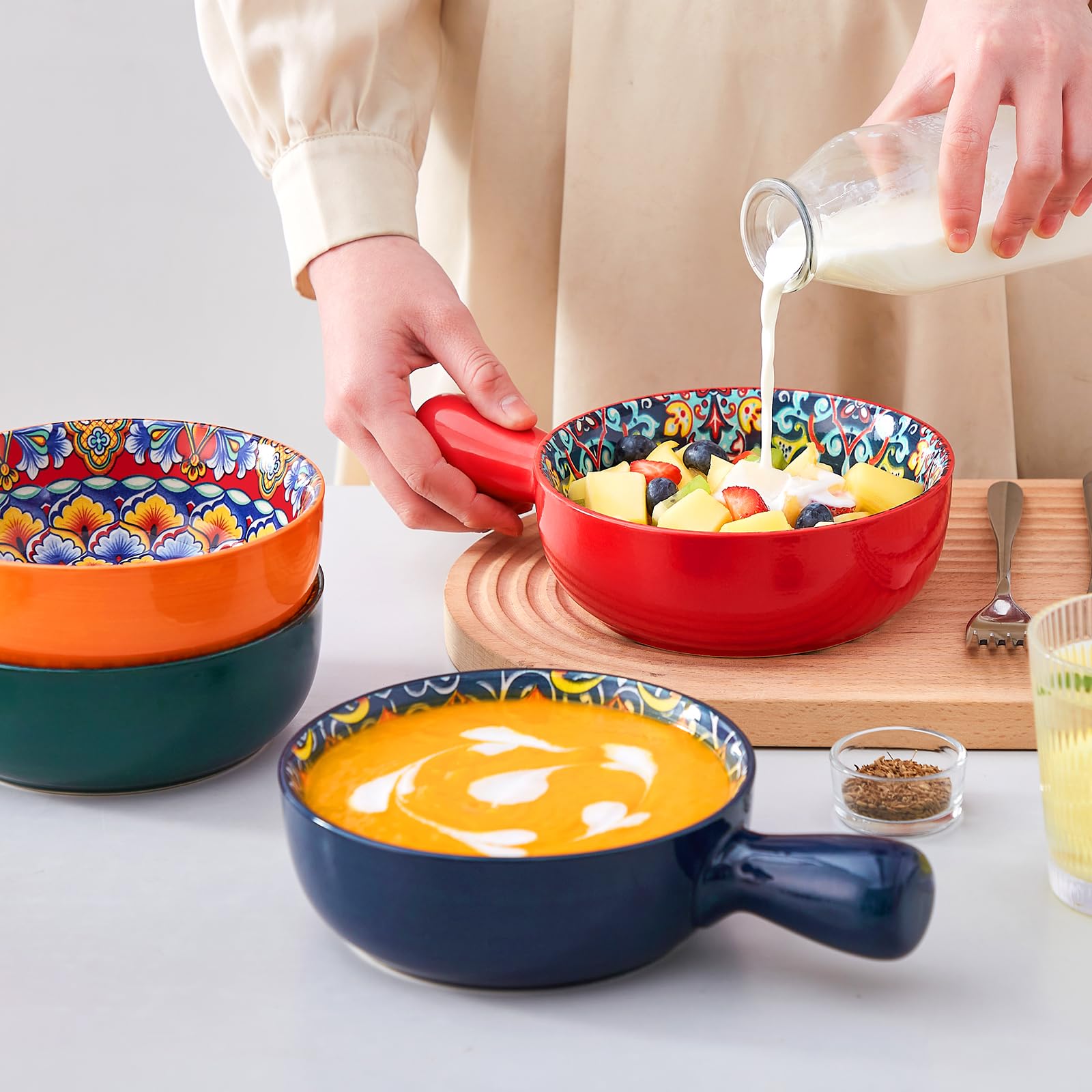 Vancasso stackable bowls save cabinet space and reduce clutter.