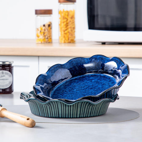 Gifting Stern blue pie pan as a thoughtful kitchen accent