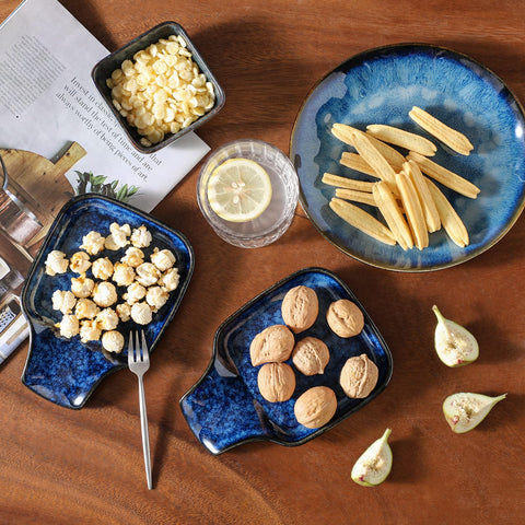 Vancasso Stern spoon rest shown as dishwasher safe for easy cleaning.