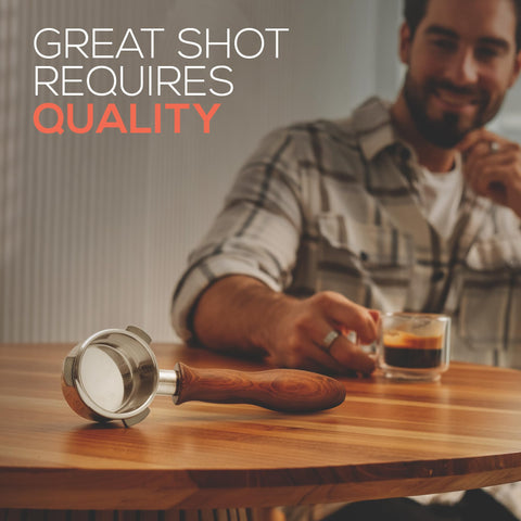 Vaneo bottomless portafilter in use for shot control and crema visibility