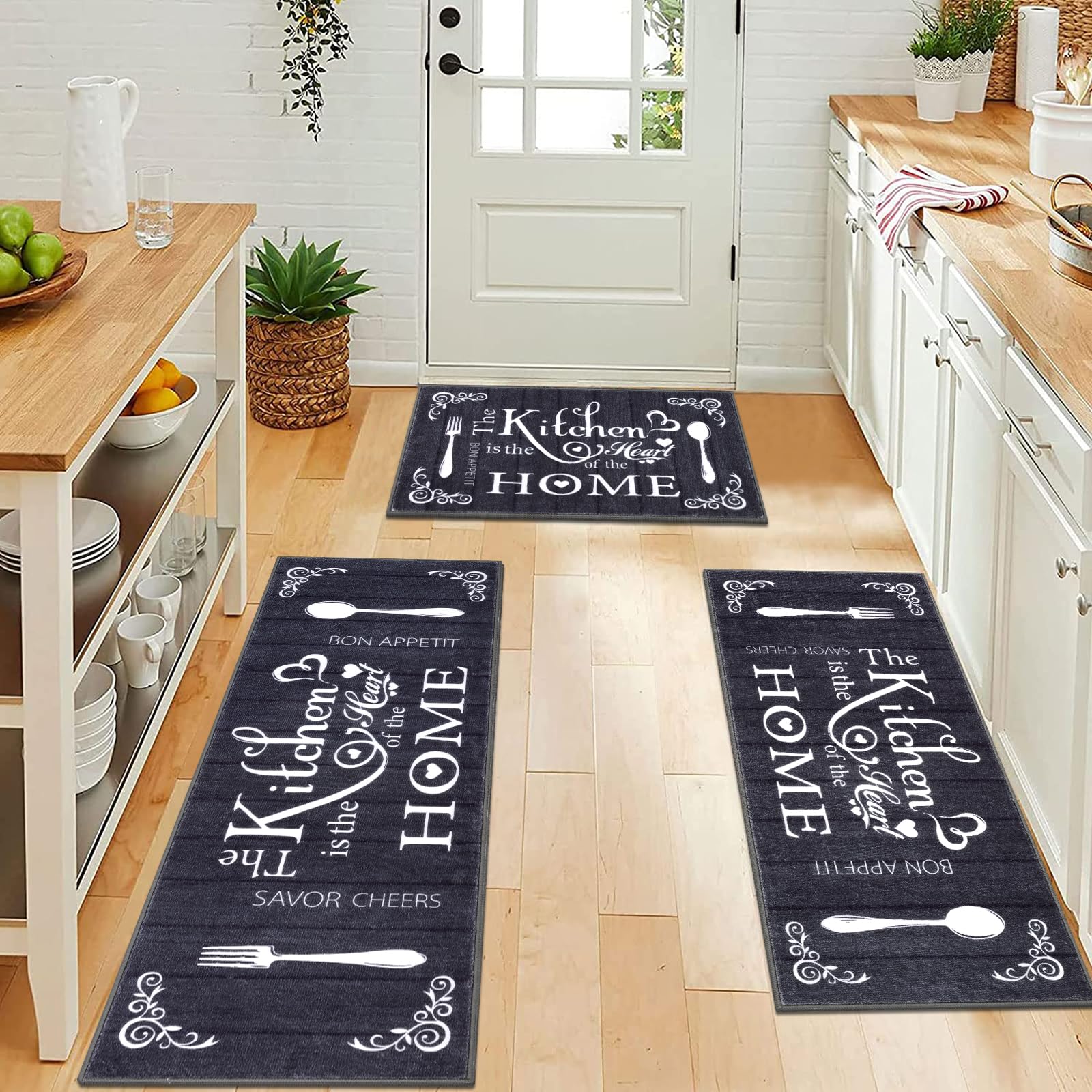 Vaukki Boho rug set highlighting stain-resistant properties in black