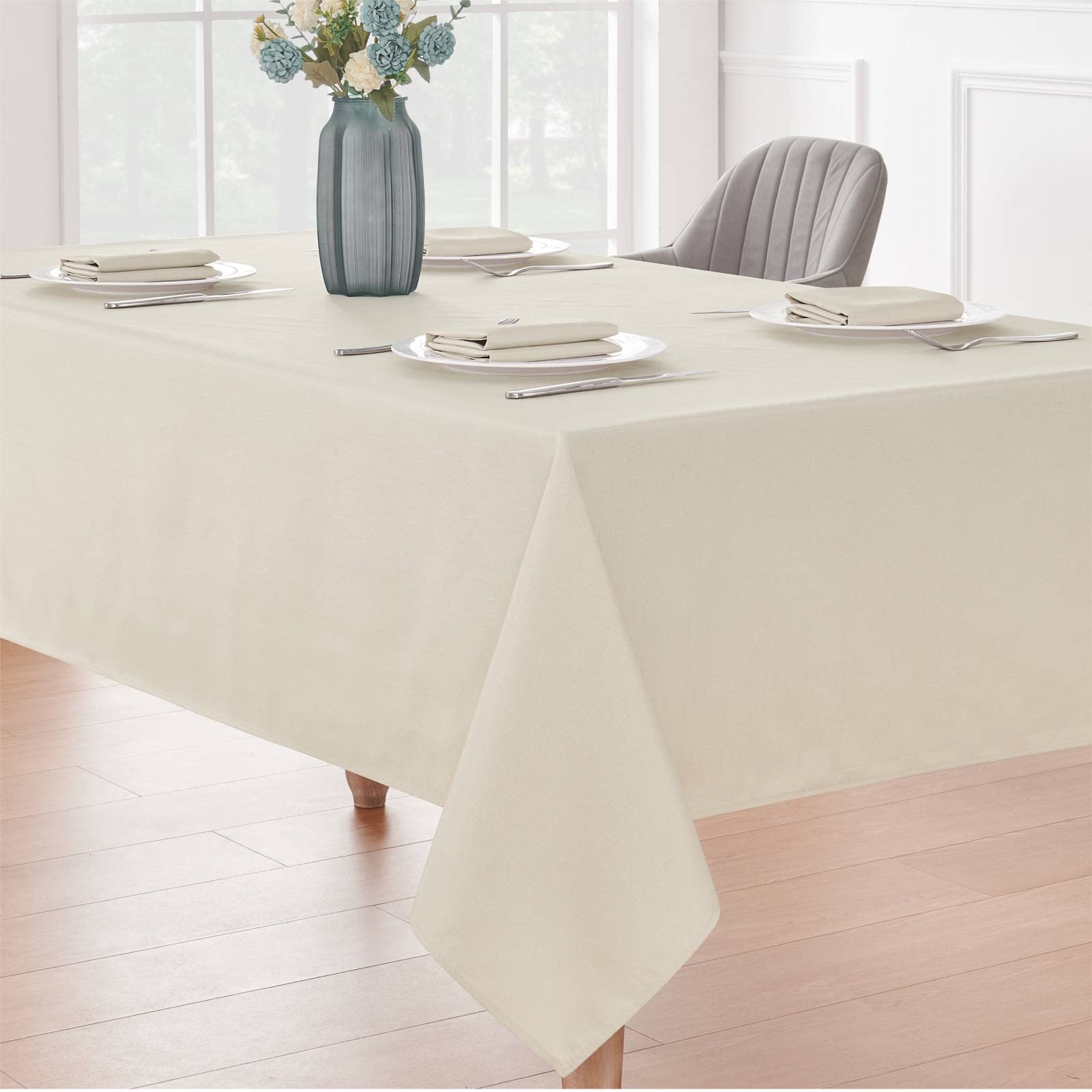 Veblandy buffet setting with tablecloth protecting surfaces during meals