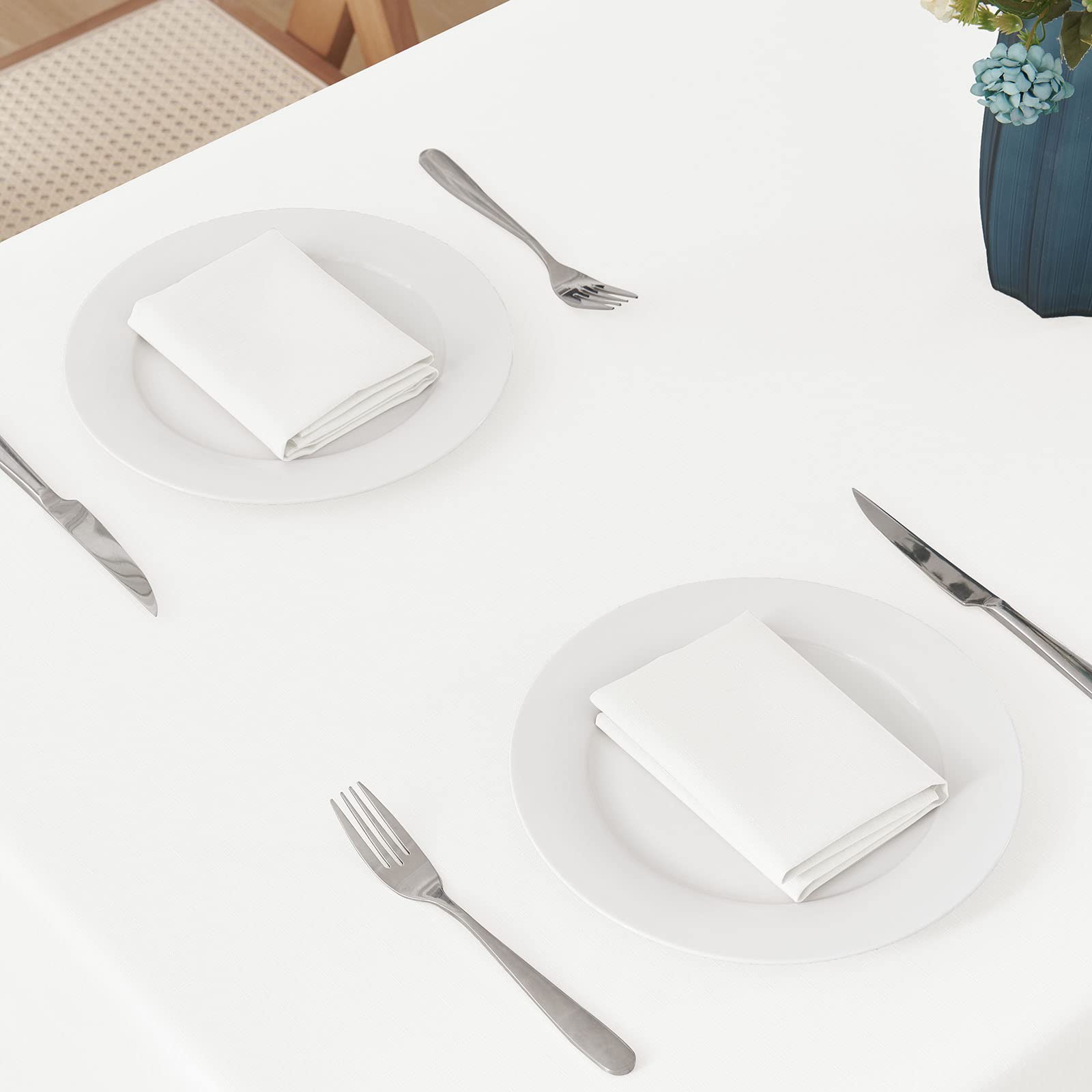 Veblandy tablecloth close-up shows waterproof, stain-resistant fabric for buffets.