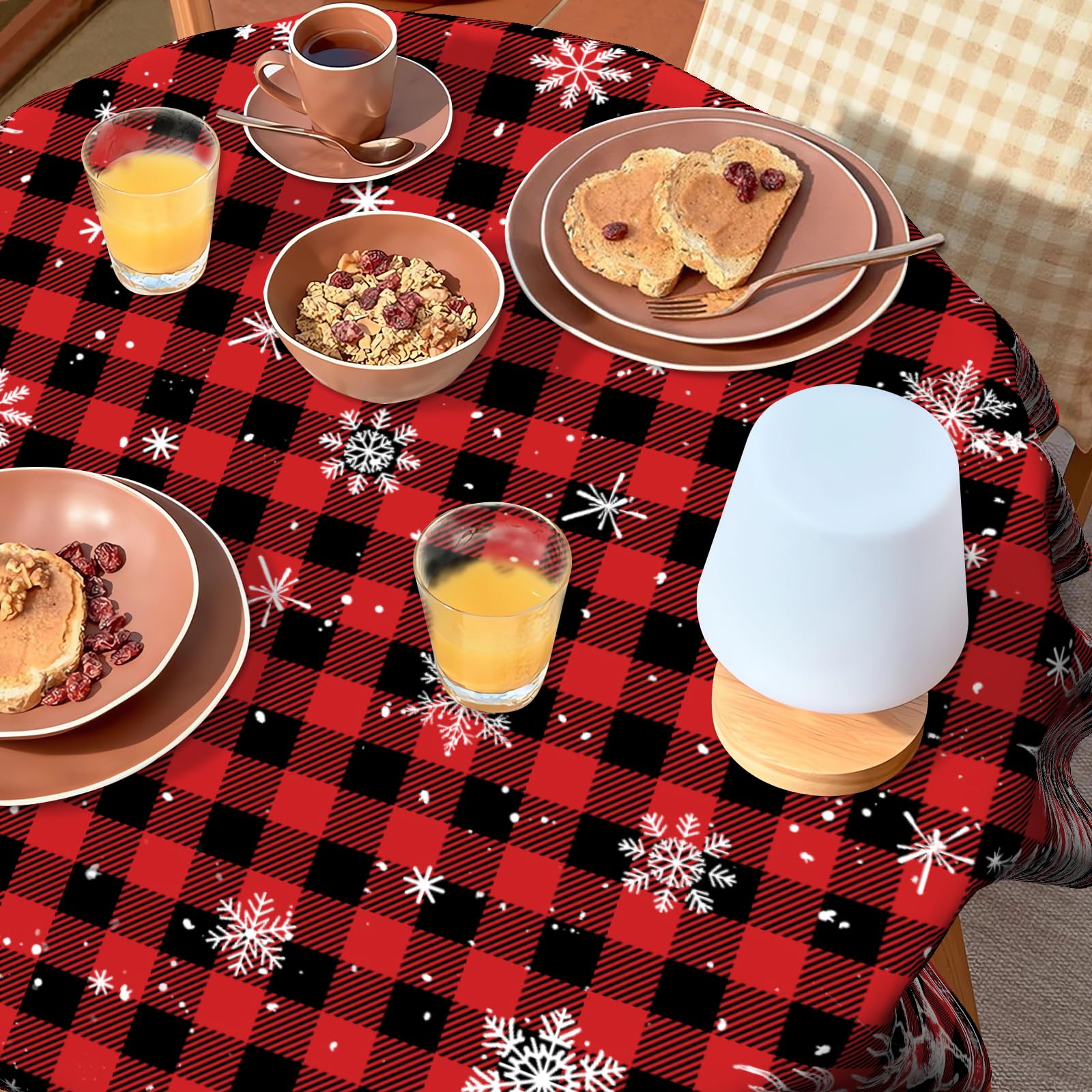 VentuCoven soft polyester round tablecloth feels smooth and comfortable to the touch.