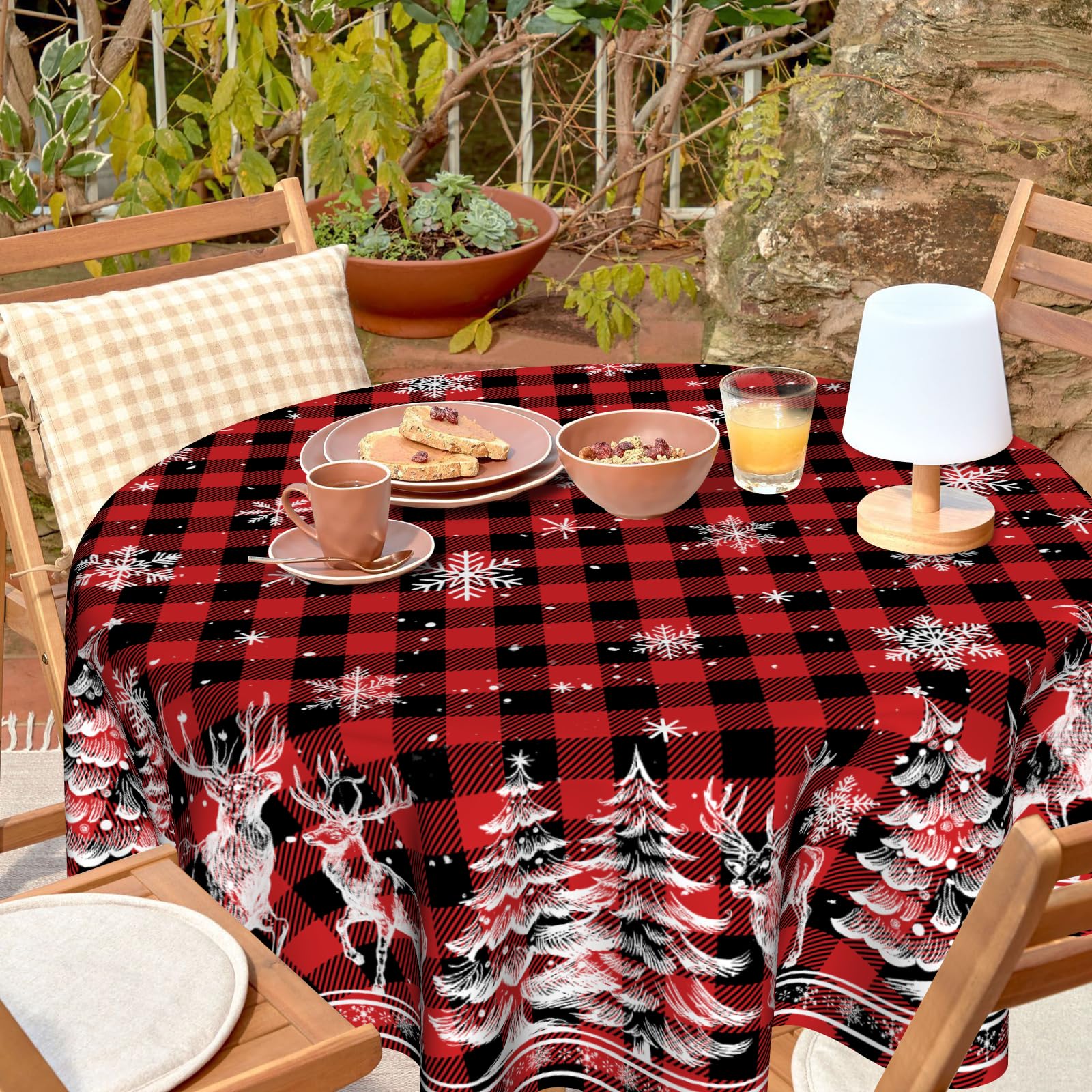 VentuCoven winter snowflake pattern round tablecloth enhances holiday centerpiece aesthetics.
