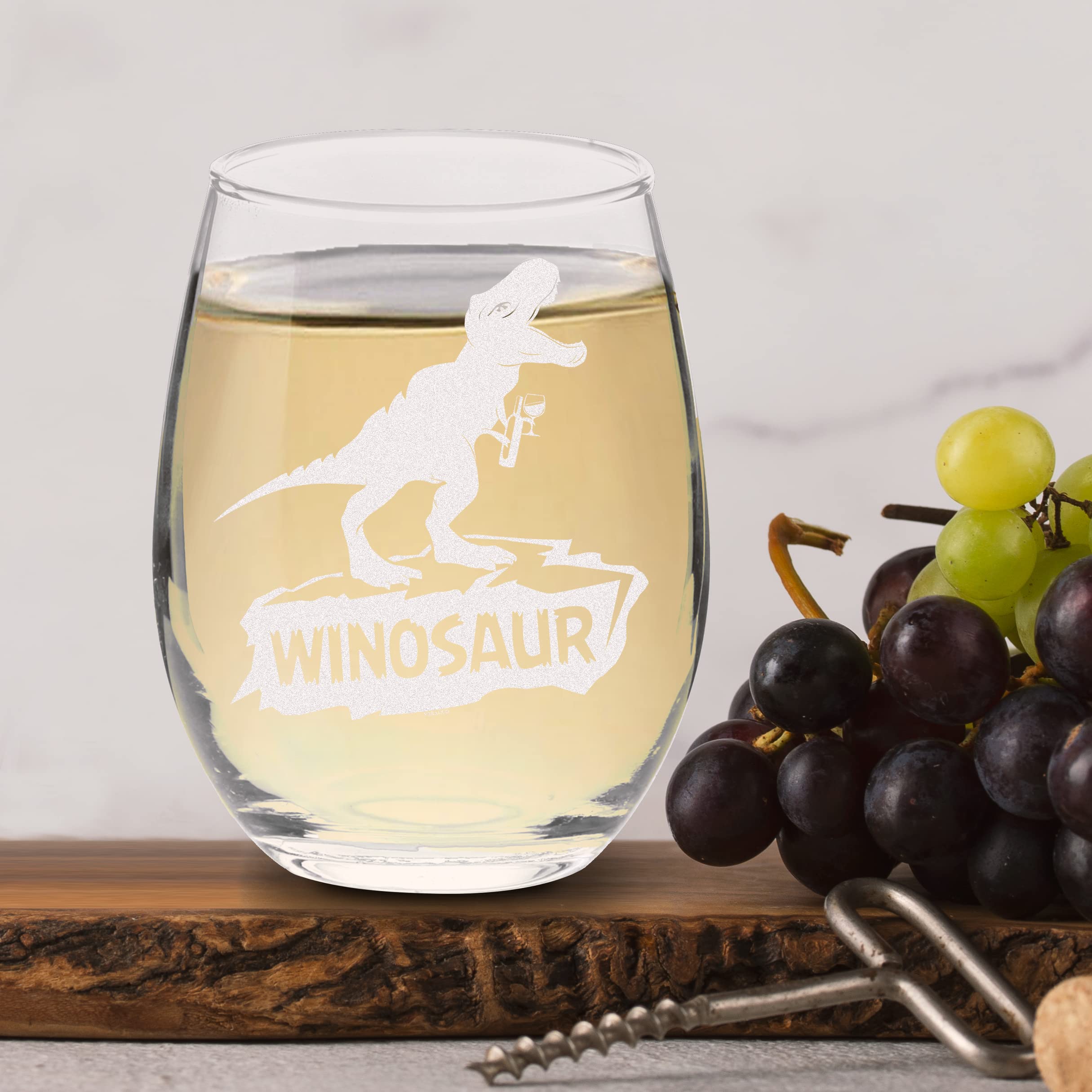 Veracco Winosaur 15-ounce capacity supports versatile serving from wine to cocktails.
